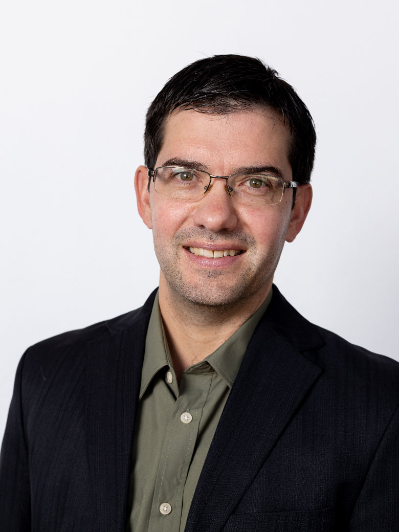 Dr SJ Joubert